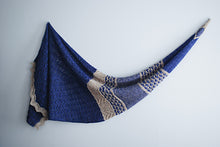 Load image into Gallery viewer, Runaway Star Shawl